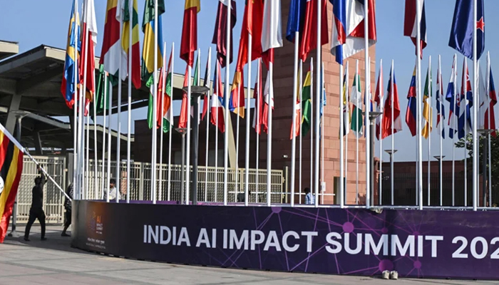 ভারতে এআই সম্মেলন শুরু, নিরাপত্তা ও নিয়ন্ত্রণ নিয়ে উদ্বেগ